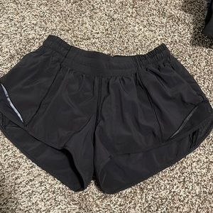 Lululemon hotty hot short 2”